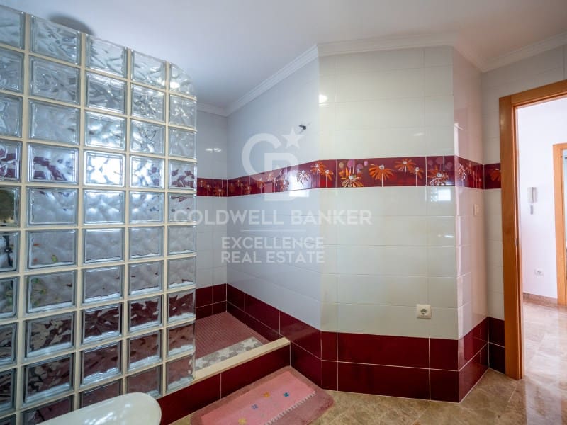 3 soverom Villa til salgs i Oliva med garasje - € 480 000 (Ref: 9574869)