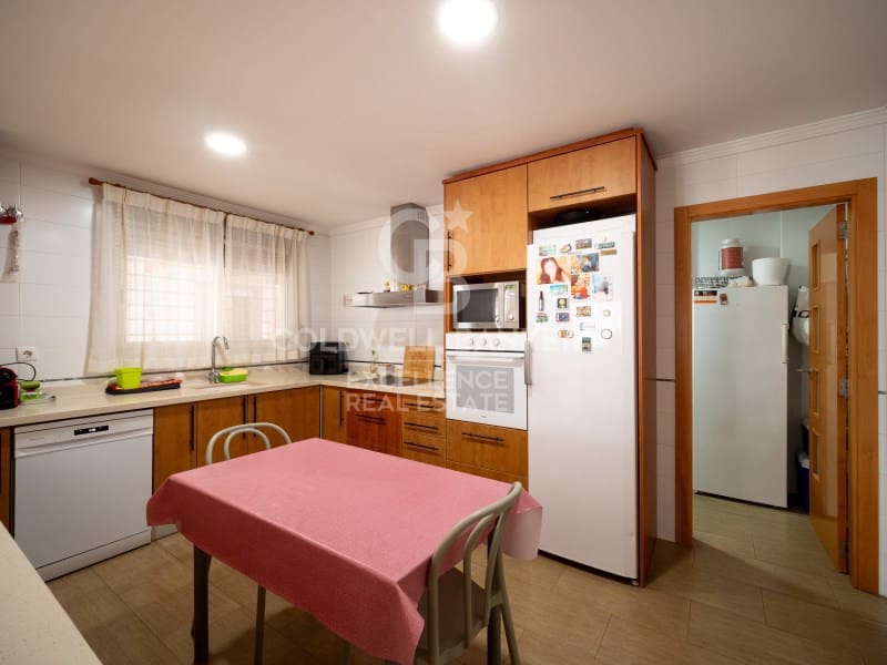 3 soverom Villa til salgs i Oliva med garasje - € 520 000 (Ref: 9574870)