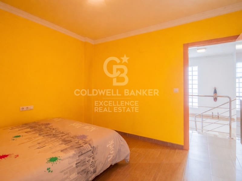 3 soverom Villa til salgs i Oliva med garasje - € 520 000 (Ref: 9574870)