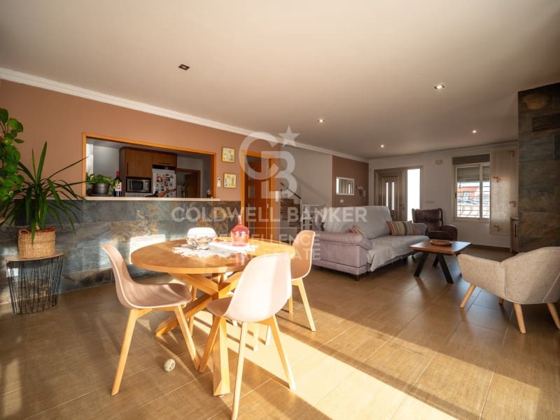 3 soverom Villa til salgs i Oliva med garasje - € 520 000 (Ref: 9574870)