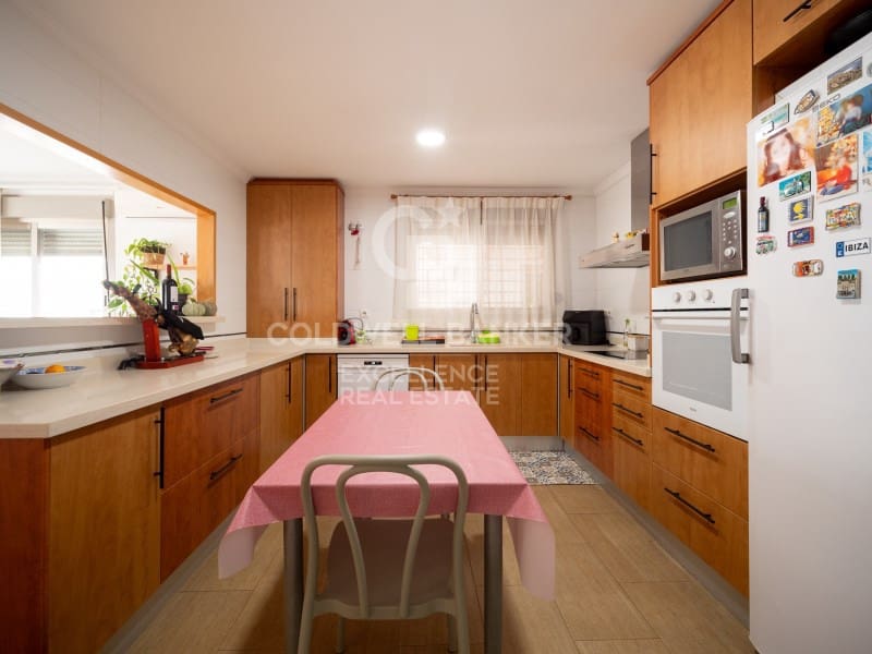 3 soverom Villa til salgs i Oliva med garasje - € 520 000 (Ref: 9574870)