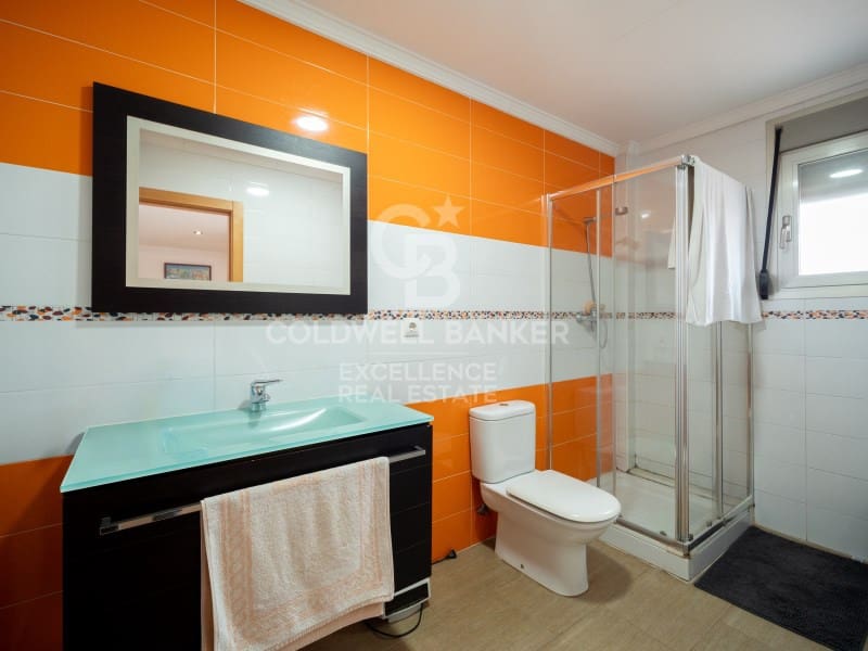 3 soverom Villa til salgs i Oliva med garasje - € 520 000 (Ref: 9574870)