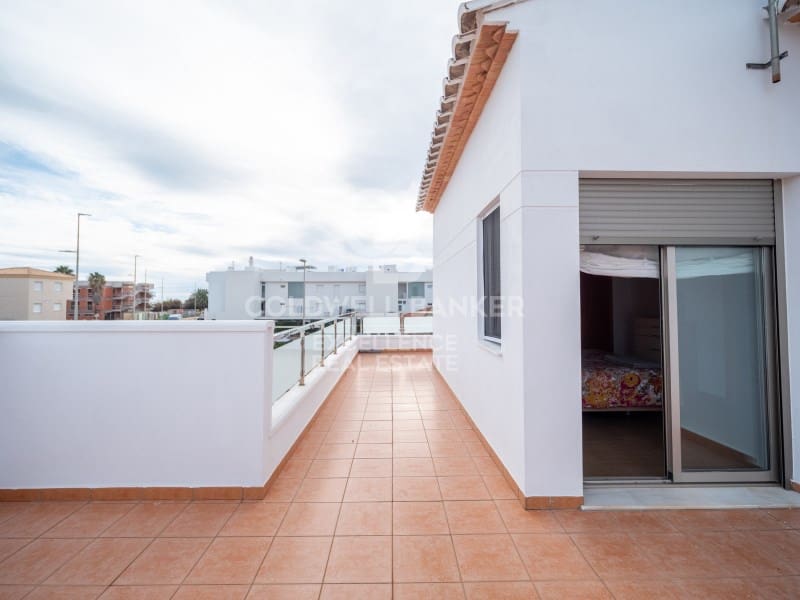 3 soverom Villa til salgs i Oliva med garasje - € 520 000 (Ref: 9574870)