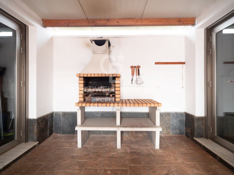 3 soverom Villa til salgs i Oliva med garasje - € 520 000 (Ref: 9574870)