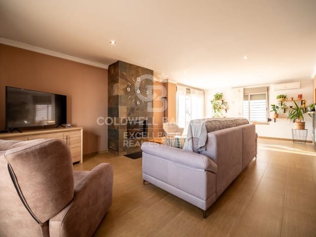 3 soverom Villa til salgs i Oliva Playa, Oliva med garasje - € 520 000 (Ref: 9574870)