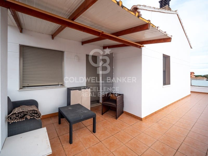 3 soverom Villa til salgs i Oliva med garasje - € 520 000 (Ref: 9574870)