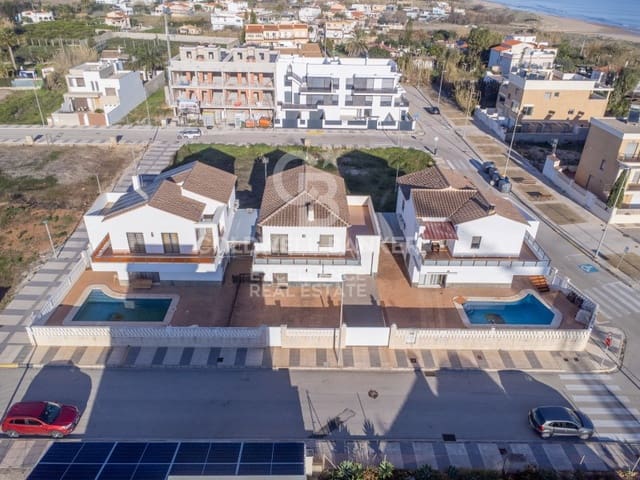 3 soverom Villa til salgs i Oliva Playa, Oliva med garasje - € 520 000 (Ref: 9574870)