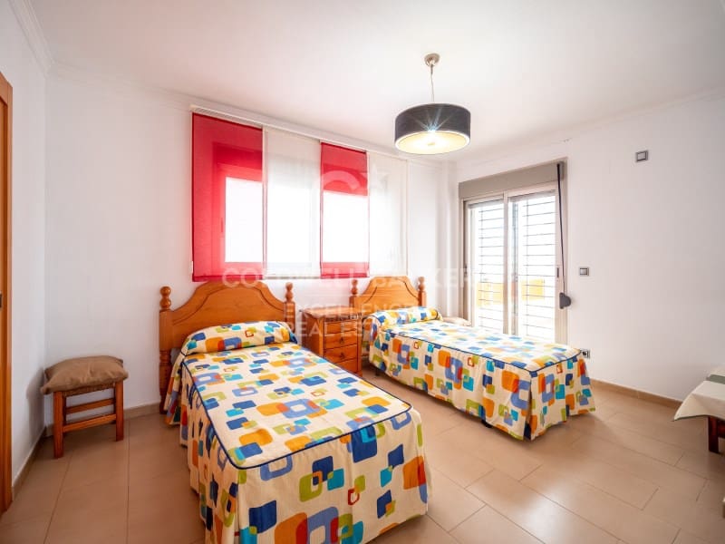 3 soverom Villa til salgs i Oliva med svømmebasseng garasje - € 520 000 (Ref: 9574871)