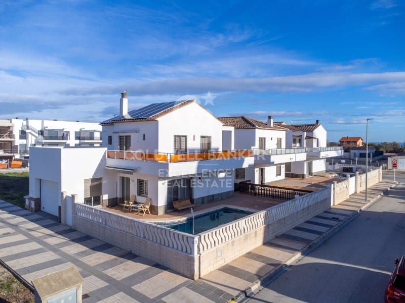 3 soverom Villa til salgs i Oliva med svømmebasseng garasje - € 520 000 (Ref: 9574871)