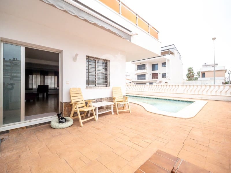 3 soverom Villa til salgs i Oliva med svømmebasseng garasje - € 520 000 (Ref: 9574871)