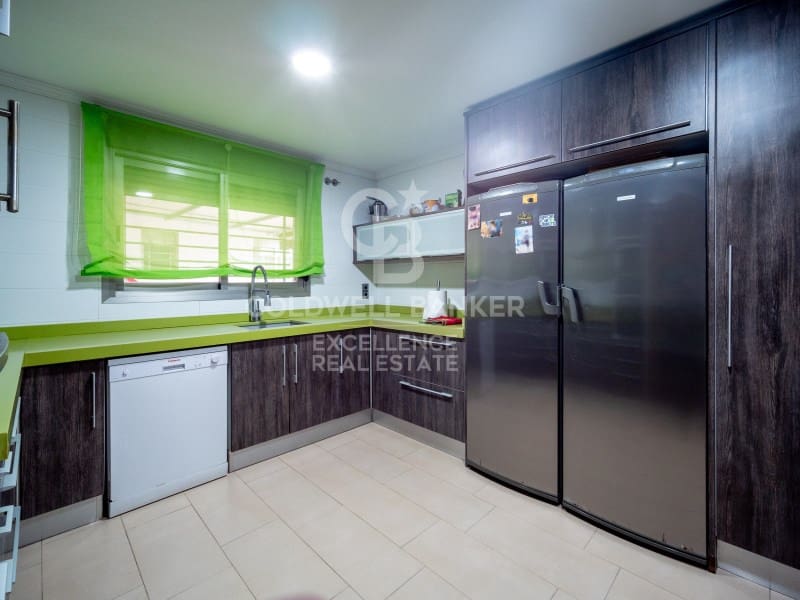 3 soverom Villa til salgs i Oliva med svømmebasseng garasje - € 520 000 (Ref: 9574871)