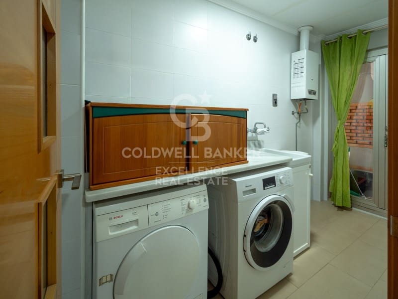 3 soverom Villa til salgs i Oliva med svømmebasseng garasje - € 520 000 (Ref: 9574871)