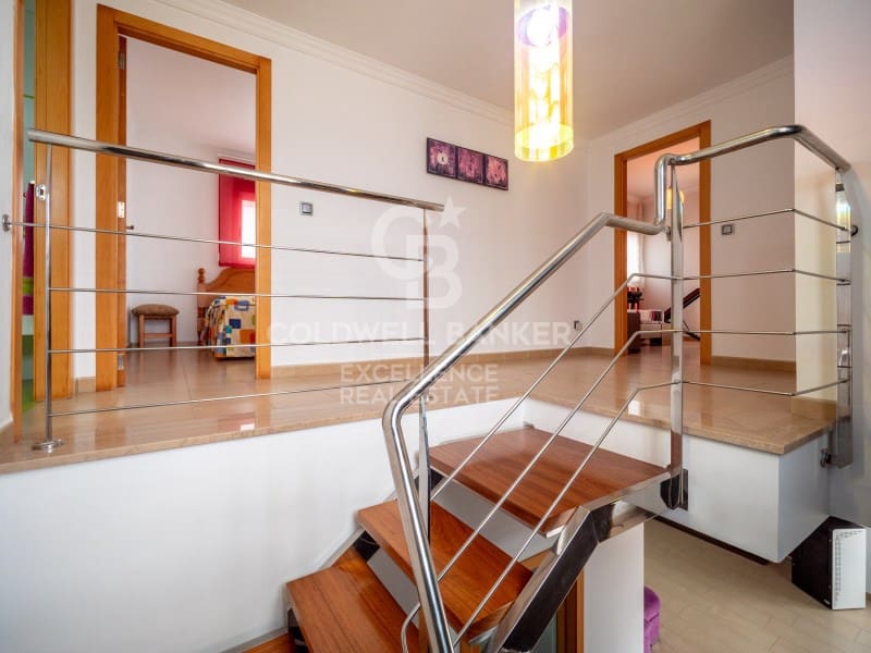 3 soverom Villa til salgs i Oliva med svømmebasseng garasje - € 520 000 (Ref: 9574871)