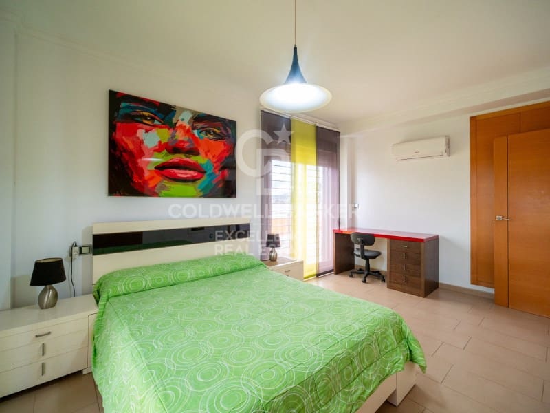 3 soverom Villa til salgs i Oliva med svømmebasseng garasje - € 520 000 (Ref: 9574871)