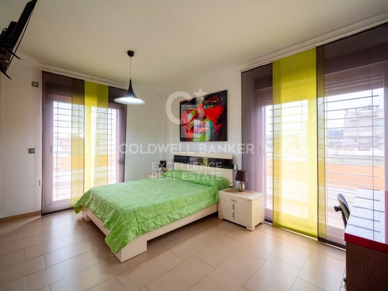 3 soverom Villa til salgs i Oliva med svømmebasseng garasje - € 520 000 (Ref: 9574871)