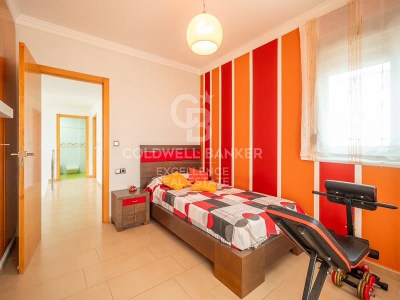 3 soverom Villa til salgs i Oliva med svømmebasseng garasje - € 520 000 (Ref: 9574871)