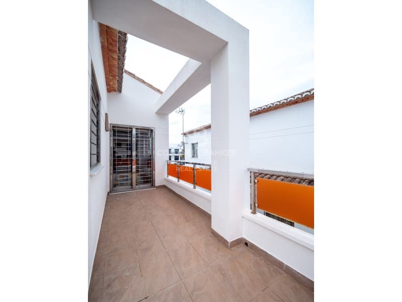 3 soverom Villa til salgs i Oliva med svømmebasseng garasje - € 520 000 (Ref: 9574871)