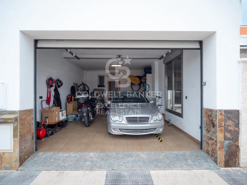 3 soverom Villa til salgs i Oliva med svømmebasseng garasje - € 520 000 (Ref: 9574871)