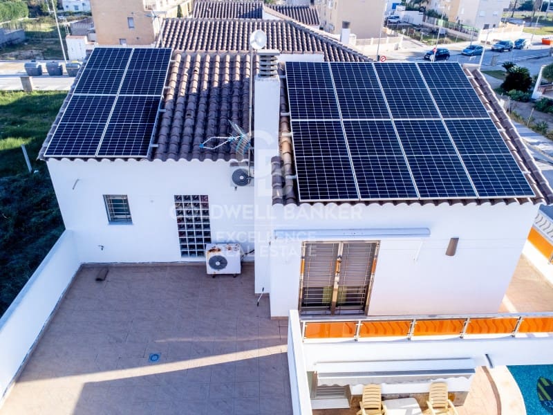 3 soverom Villa til salgs i Oliva med svømmebasseng garasje - € 520 000 (Ref: 9574871)