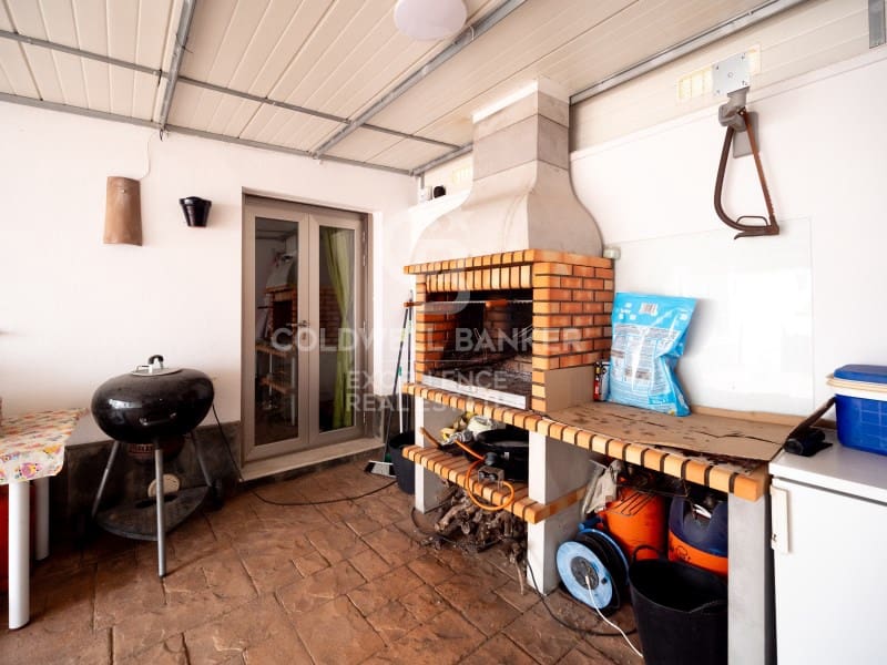 3 soverom Villa til salgs i Oliva med svømmebasseng garasje - € 520 000 (Ref: 9574871)