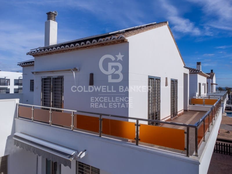 3 slaapkamer Villa te koop in Oliva met zwembad garage - € 500.000 (Ref: 9574871)