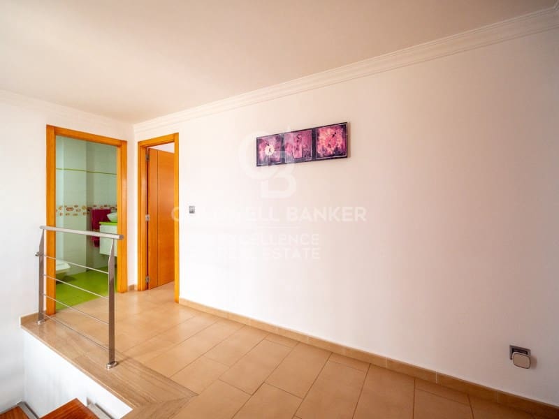 3 sypialnia Willa na sprzedaż w Oliva z basenem garażem - 499 000 € (Ref: 9574871)
