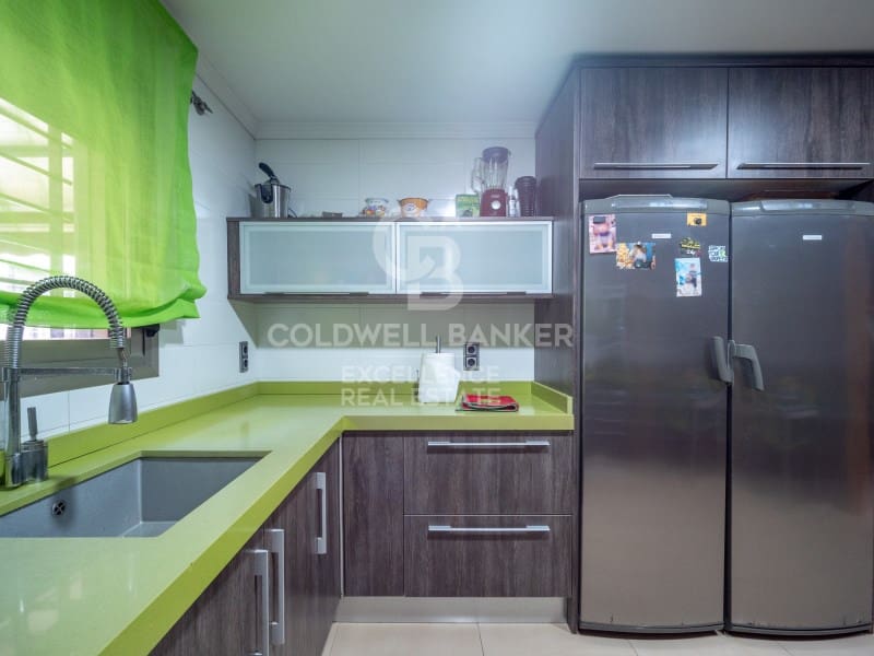 3 sypialnia Willa na sprzedaż w Oliva z basenem garażem - 499 000 € (Ref: 9574871)