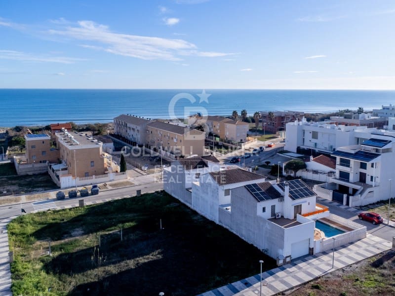 3 bedroom Villa for sale in Oliva with pool garage - € 499,000 (Ref: 9574871)