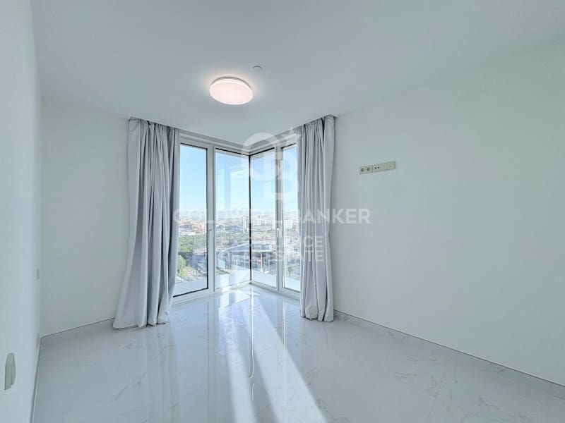 3 soverom Leilighet til leie i Valencia by med garasje - € 3 000 (Ref: 9627610)