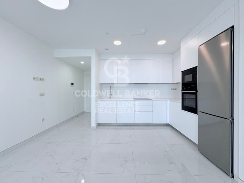 3 bedroom Flat for rent in Valencia city with garage - € 2,900 (Ref: 9627610)