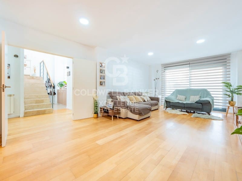 3 camera da letto Villetta Bifamiliare in vendita in La Pobla de Vallbona con garage - 475.000 € (Rif: 9627623)