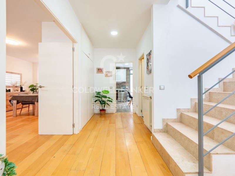 3 camera da letto Villetta Bifamiliare in vendita in La Pobla de Vallbona con garage - 475.000 € (Rif: 9627623)