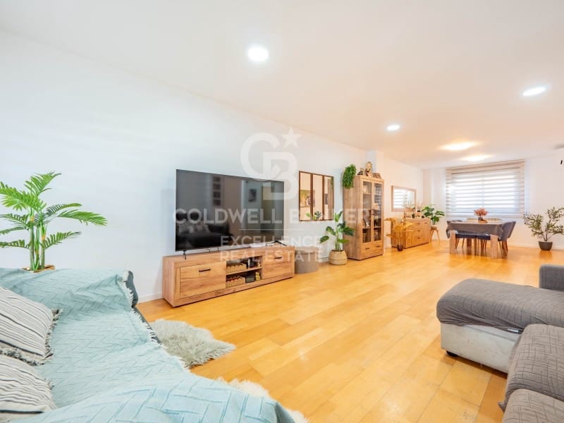 3 camera da letto Villetta Bifamiliare in vendita in La Pobla de Vallbona con garage - 475.000 € (Rif: 9627623)