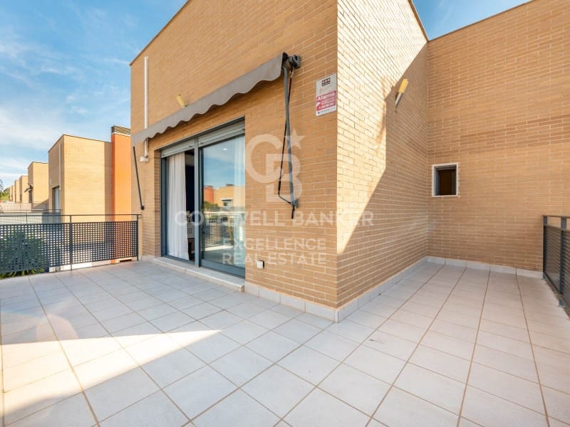 3 camera da letto Villetta Bifamiliare in vendita in La Pobla de Vallbona con garage - 475.000 € (Rif: 9627623)