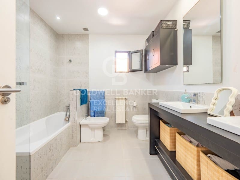 3 camera da letto Villetta Bifamiliare in vendita in La Pobla de Vallbona con garage - 475.000 € (Rif: 9627623)