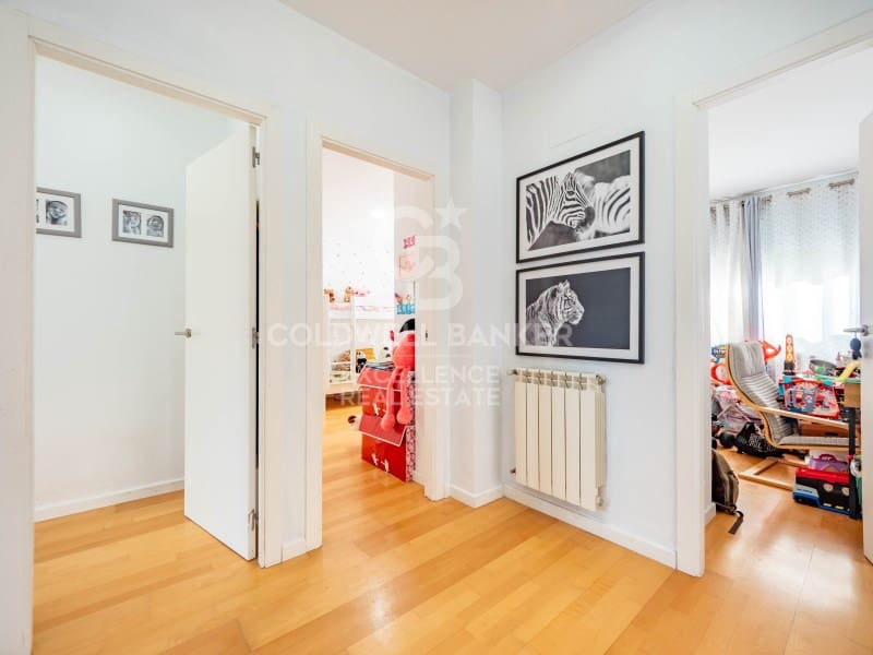 3 camera da letto Villetta Bifamiliare in vendita in La Pobla de Vallbona con garage - 475.000 € (Rif: 9627623)