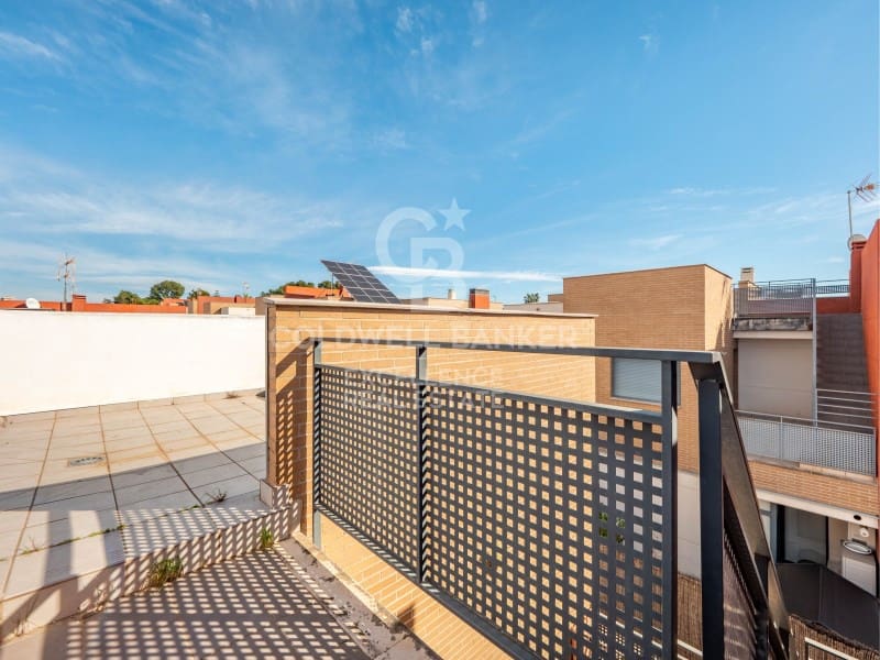 3 camera da letto Villetta Bifamiliare in vendita in La Pobla de Vallbona con garage - 475.000 € (Rif: 9627623)