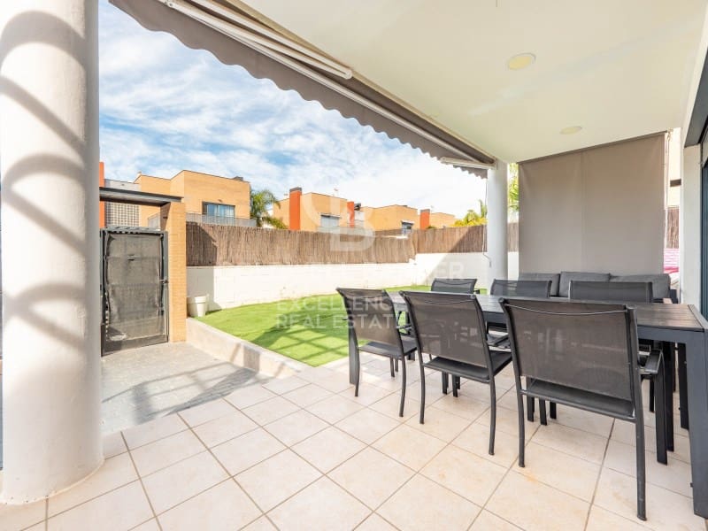 3 camera da letto Villetta Bifamiliare in vendita in La Pobla de Vallbona con garage - 475.000 € (Rif: 9627623)