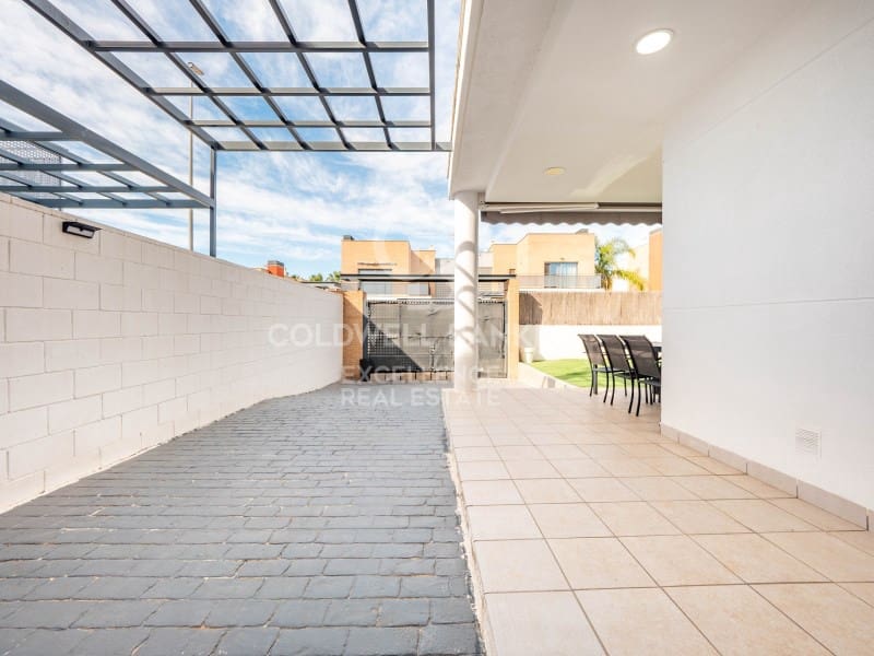 3 camera da letto Villetta Bifamiliare in vendita in La Pobla de Vallbona con garage - 475.000 € (Rif: 9627623)