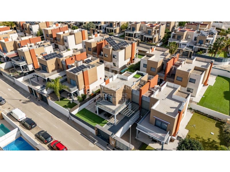 3 camera da letto Villetta Bifamiliare in vendita in La Pobla de Vallbona con garage - 475.000 € (Rif: 9627623)