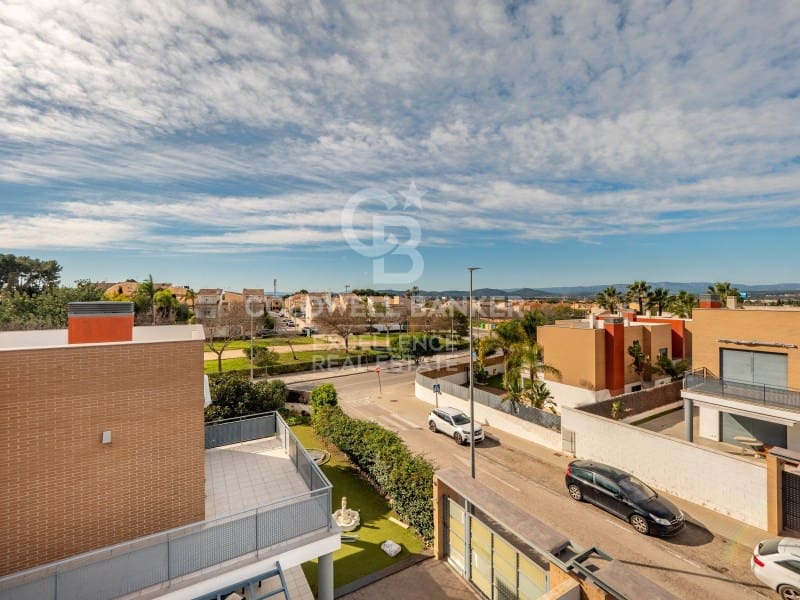 3 camera da letto Villetta Bifamiliare in vendita in La Pobla de Vallbona con garage - 475.000 € (Rif: 9627623)