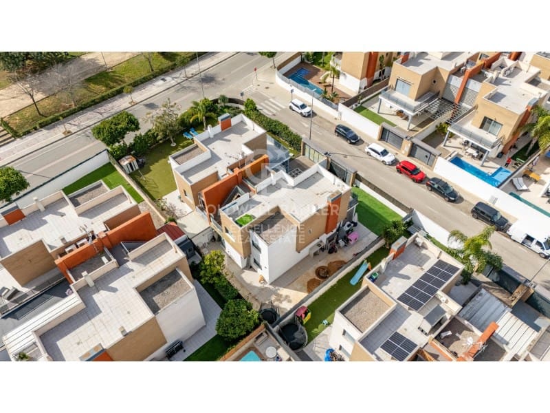 3 camera da letto Villetta Bifamiliare in vendita in La Pobla de Vallbona con garage - 475.000 € (Rif: 9627623)