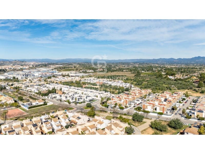 3 camera da letto Villetta Bifamiliare in vendita in La Pobla de Vallbona con garage - 475.000 € (Rif: 9627623)