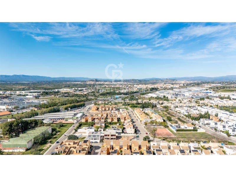 3 camera da letto Villetta Bifamiliare in vendita in La Pobla de Vallbona con garage - 475.000 € (Rif: 9627623)