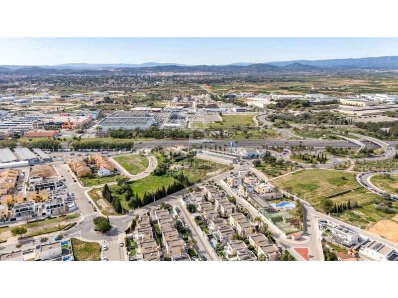 3 camera da letto Villetta Bifamiliare in vendita in La Pobla de Vallbona con garage - 475.000 € (Rif: 9627623)