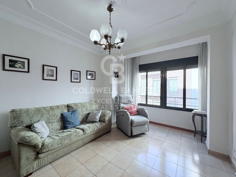 Piso de 4 habitaciones en València ciudad en venta - 435.000 € (Ref: 9637431)