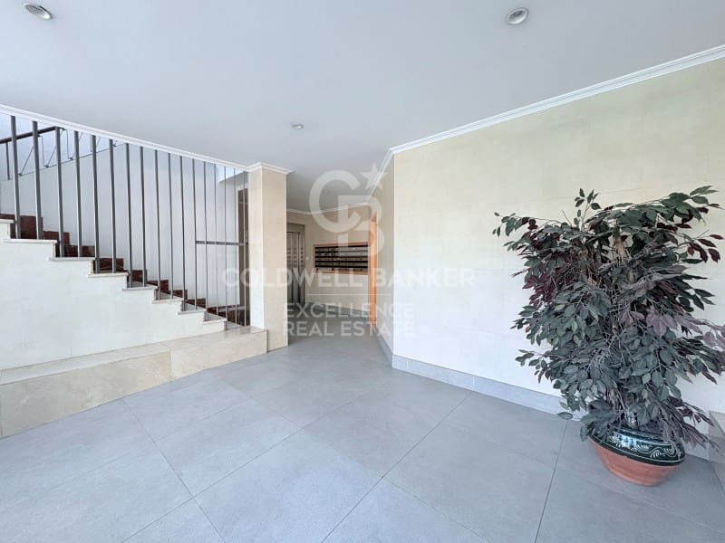 Piso de 4 habitaciones en València ciudad en venta - 435.000 € (Ref: 9637431)