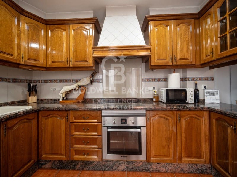 Casa de 5 habitaciones en Oliva en venta con garaje - 365.000 € (Ref: 9651819)