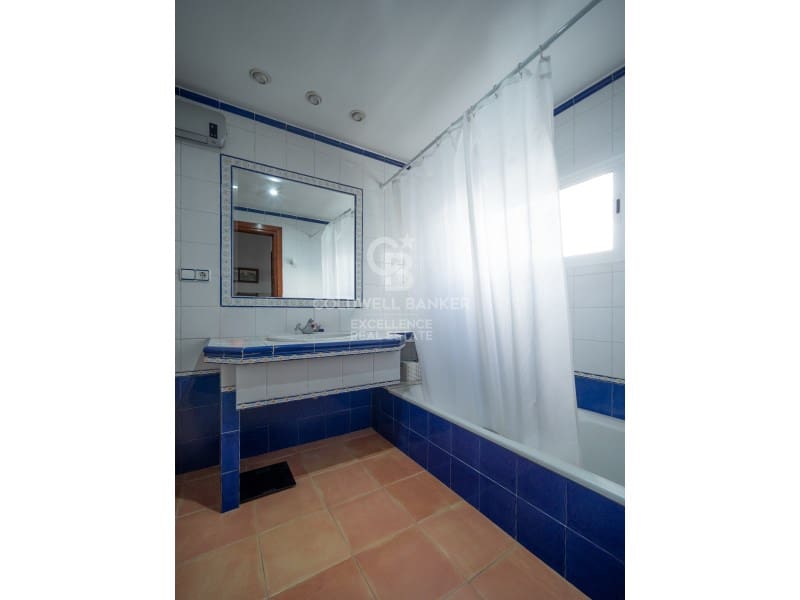 Casa de 5 habitaciones en Oliva en venta con garaje - 365.000 € (Ref: 9651819)