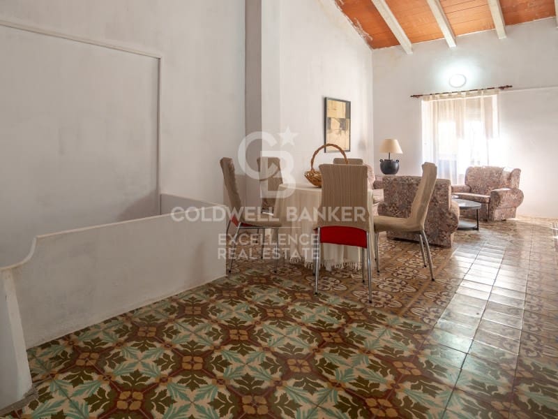 Casa de 5 habitaciones en Oliva en venta con garaje - 365.000 € (Ref: 9651819)